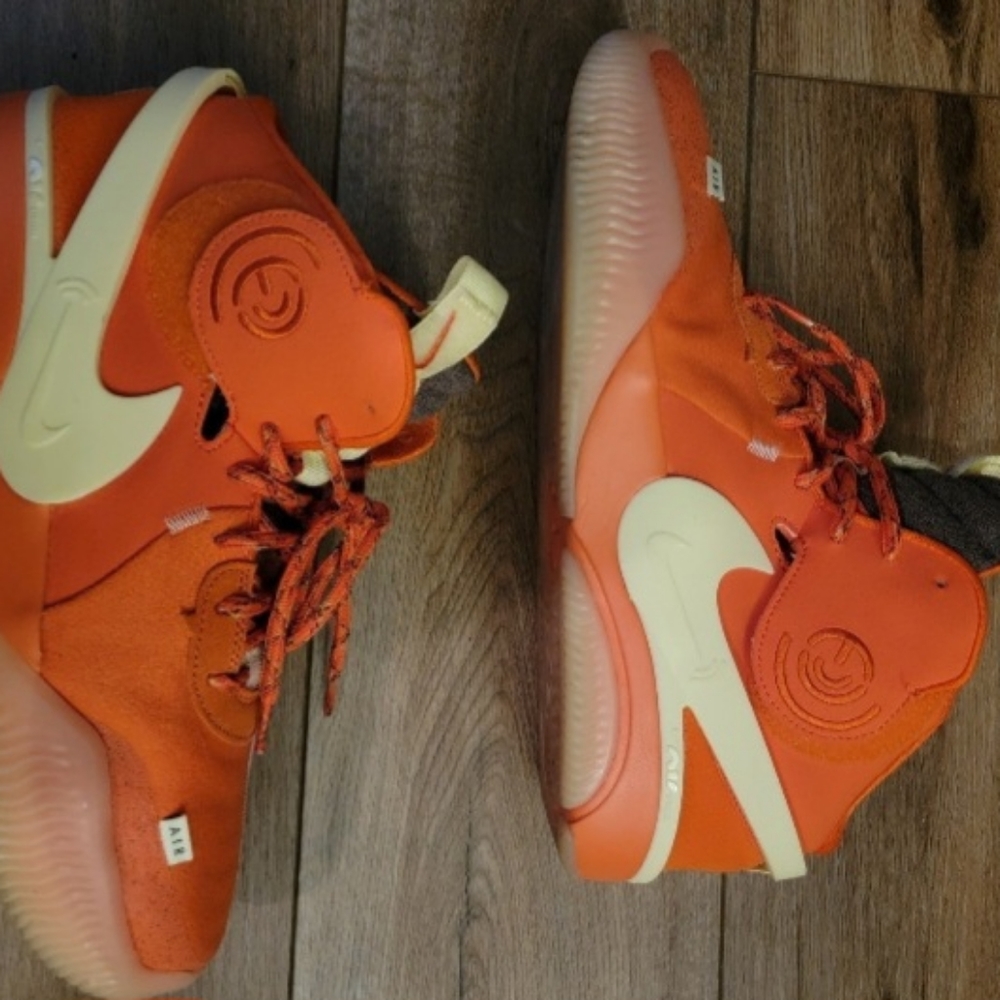 Nike deldon basketball sneakers